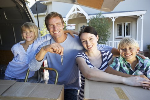 Choosing the right storage unit for home moves in Finchley